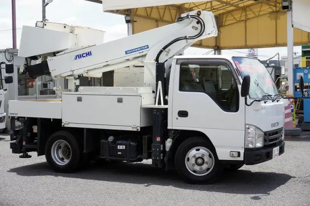 いすゞ エルフ TPG-NKR85AN(2WD)の写真6