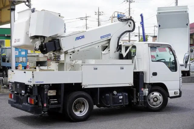 いすゞ エルフ TPG-NKR85AN(2WD)の写真8