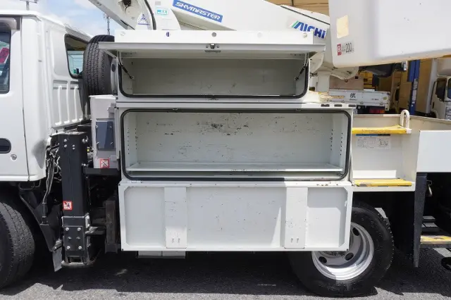 いすゞ エルフ TPG-NKR85AN(2WD)の写真17