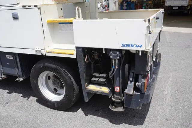 いすゞ エルフ TPG-NKR85AN(2WD)の写真24