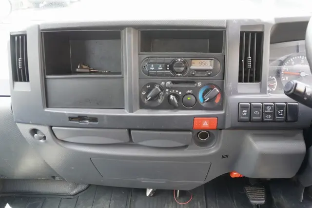 いすゞ エルフ TPG-NKR85AN(2WD)の写真37