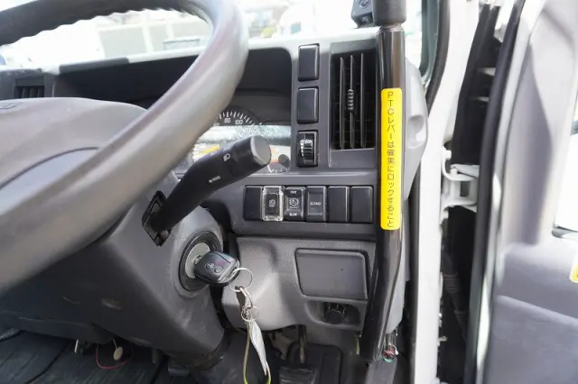いすゞ エルフ TPG-NKR85AN(2WD)の写真39