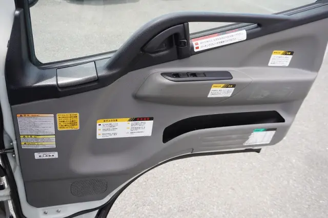 三菱 キャンター TPG-FEA50(2WD)の写真44