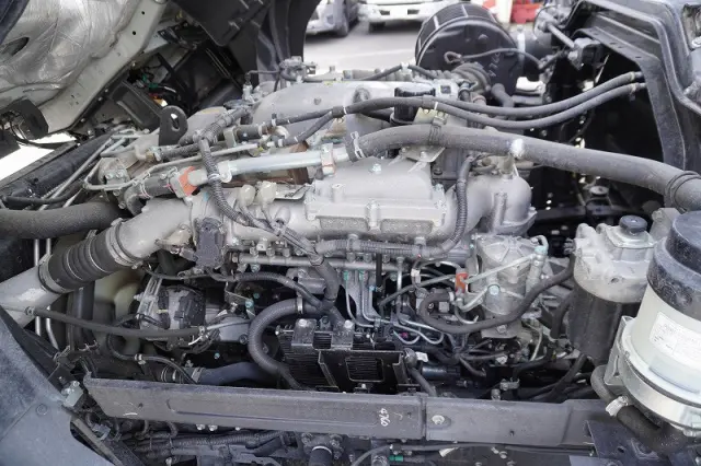 いすゞ ギガ 2PG-CYJ77D(8x4)の写真16