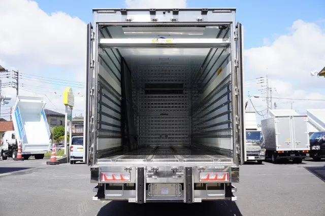 いすゞ ギガ 2PG-CYJ77D(8x4)の写真22