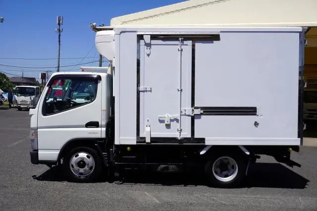 三菱 キャンター 2PG-FBAV0(2WD)の写真3