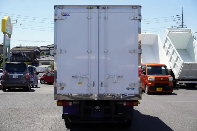 三菱 キャンター 2PG-FBAV0(2WD)の写真4