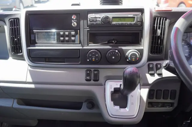 三菱 キャンター 2PG-FBAV0(2WD)の写真30