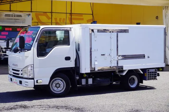 いすゞ エルフ TPG-NHR85AN(2WD)の写真1