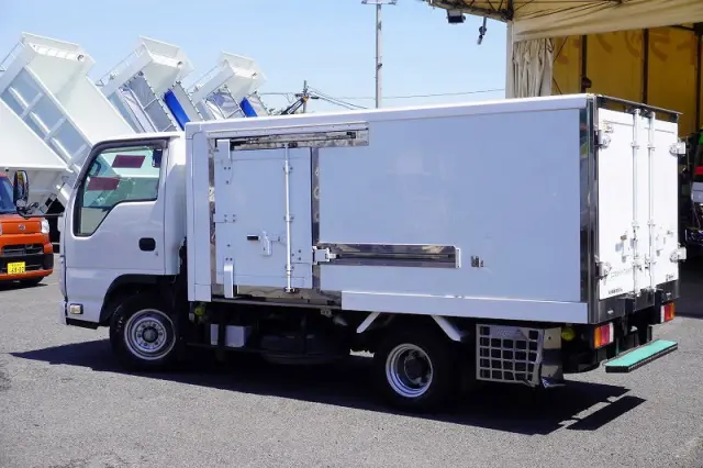 いすゞ エルフ TPG-NHR85AN(2WD)の写真7