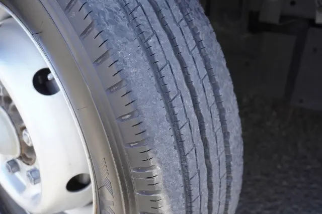 いすゞ エルフ TPG-NHR85AN(2WD)の写真9
