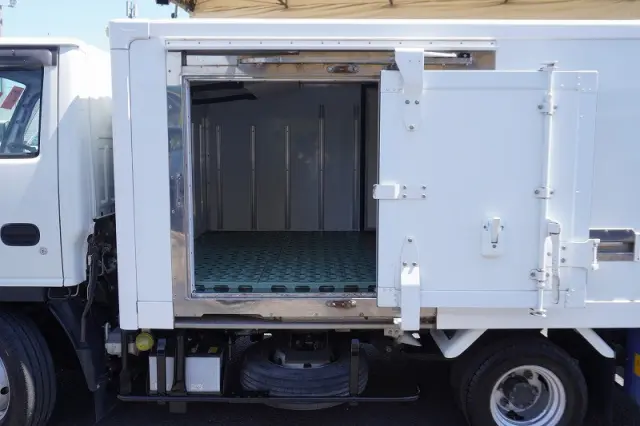いすゞ エルフ TPG-NHR85AN(2WD)の写真18