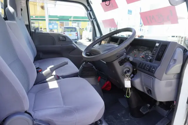いすゞ エルフ TPG-NHR85AN(2WD)の写真37