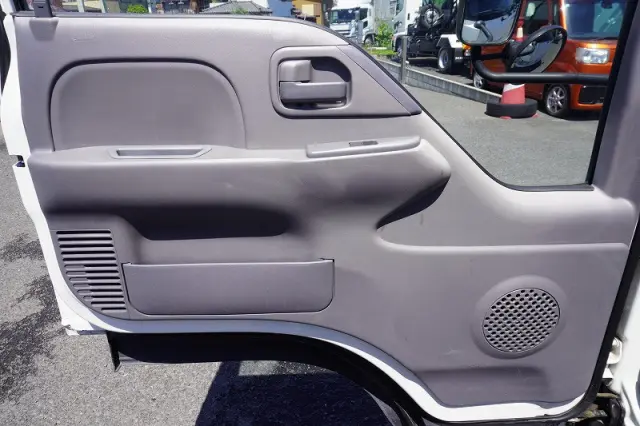 いすゞ エルフ TPG-NHR85AN(2WD)の写真40