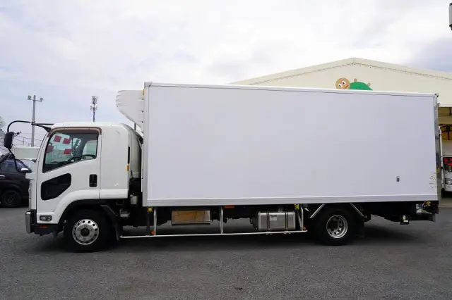 いすゞ フォワード TKG-FRR90S2(2WD)の写真3