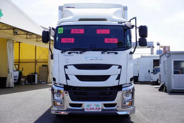 いすゞ ギガ 2PG-CYJ77D(8x4)の写真2