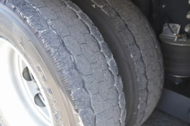 いすゞ ギガ 2PG-CYJ77D(8x4)の写真11