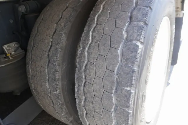いすゞ ギガ 2PG-CYJ77D(8x4)の写真12