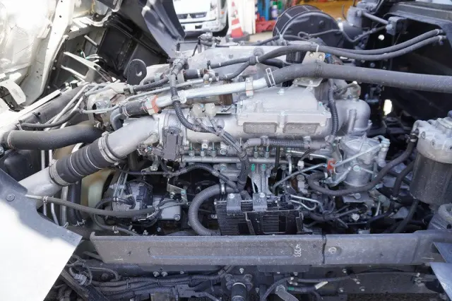 いすゞ ギガ 2PG-CYJ77D(8x4)の写真16