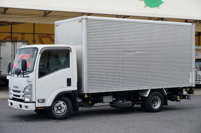 いすゞ エルフ TRG-NLR85AN(2WD)の写真1
