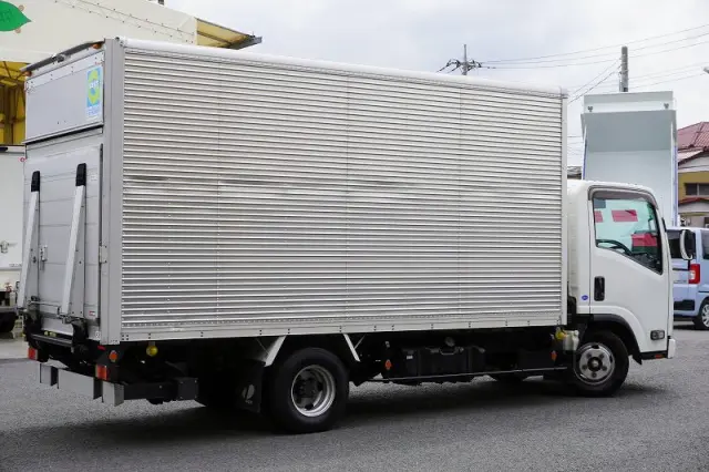 いすゞ エルフ TRG-NLR85AN(2WD)の写真8