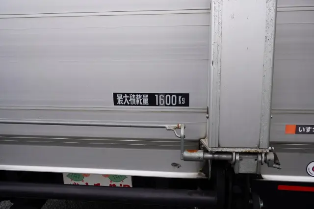 いすゞ エルフ TRG-NLR85AN(2WD)の写真31