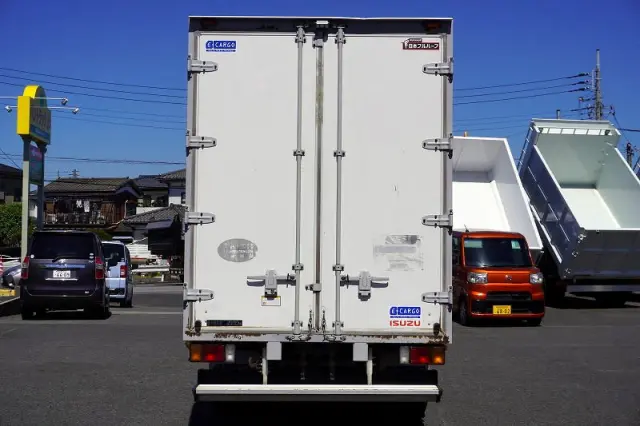 いすゞ エルフ 2RG-NMR88N(2WD)の写真4