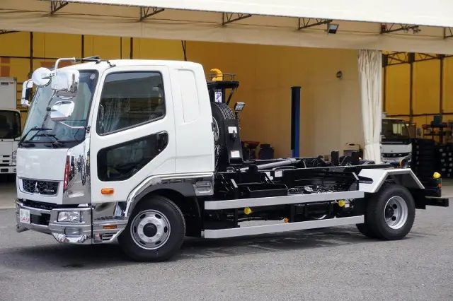 三菱 ファイター 2KG-FK62F(2WD)の写真1
