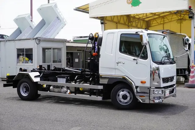 三菱 ファイター 2KG-FK62F(2WD)の写真6