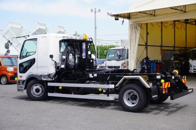 三菱 ファイター 2KG-FK62F(2WD)の写真7