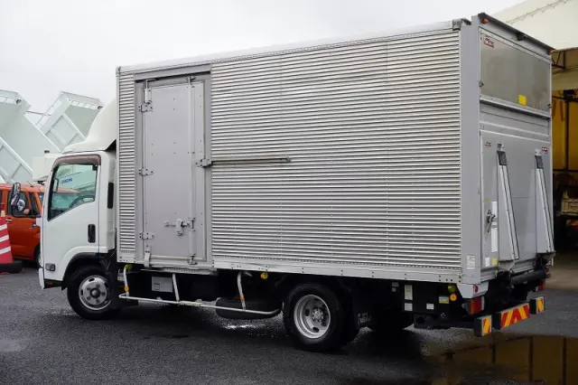 いすゞ エルフ TRG-NPR85AN(2WD)の写真7