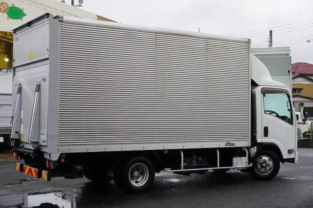 いすゞ エルフ TRG-NPR85AN(2WD)の写真8