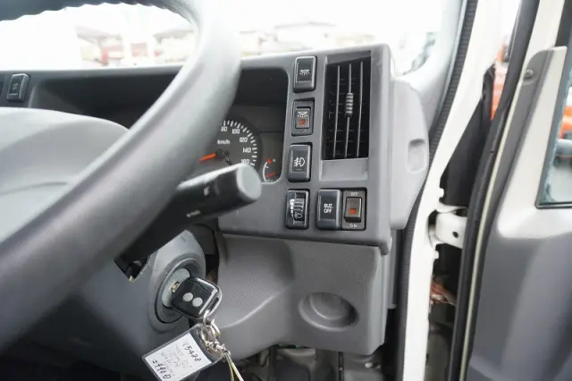 いすゞ エルフ TRG-NPR85AN(2WD)の写真39