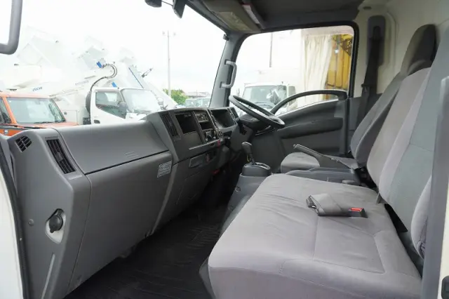 いすゞ エルフ TRG-NPR85AN(2WD)の写真43