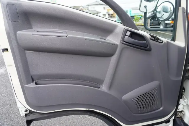 いすゞ エルフ TRG-NPR85AN(2WD)の写真45
