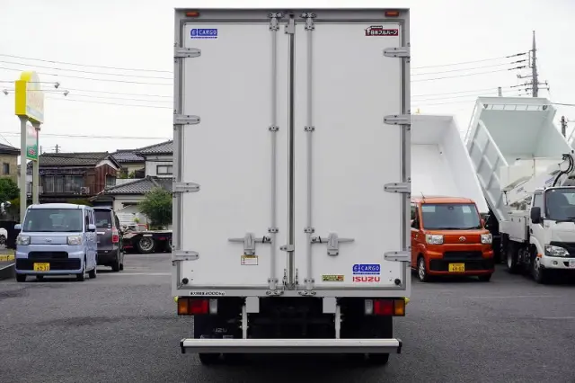 いすゞ エルフ 2RG-NLR88AN(2WD)の写真4