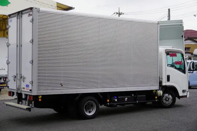 いすゞ エルフ 2RG-NLR88AN(2WD)の写真8
