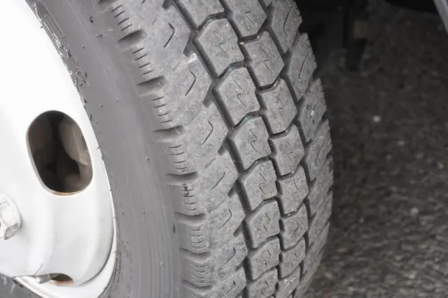 いすゞ エルフ 2RG-NLR88AN(2WD)の写真9