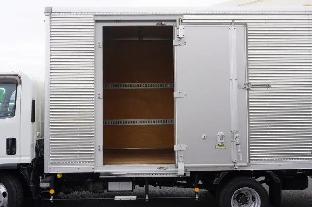 いすゞ エルフ 2RG-NLR88AN(2WD)の写真18
