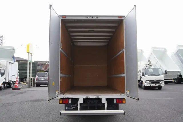 いすゞ エルフ 2RG-NLR88AN(2WD)の写真24