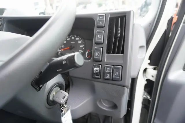 いすゞ エルフ 2RG-NLR88AN(2WD)の写真34