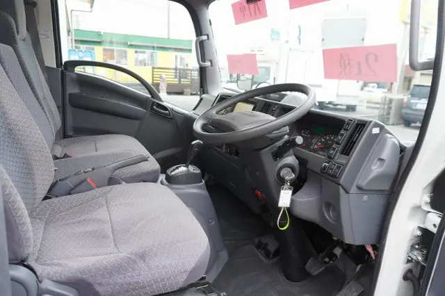いすゞ エルフ 2RG-NLR88AN(2WD)の写真37