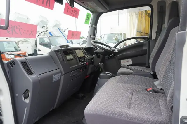 いすゞ エルフ 2RG-NLR88AN(2WD)の写真38