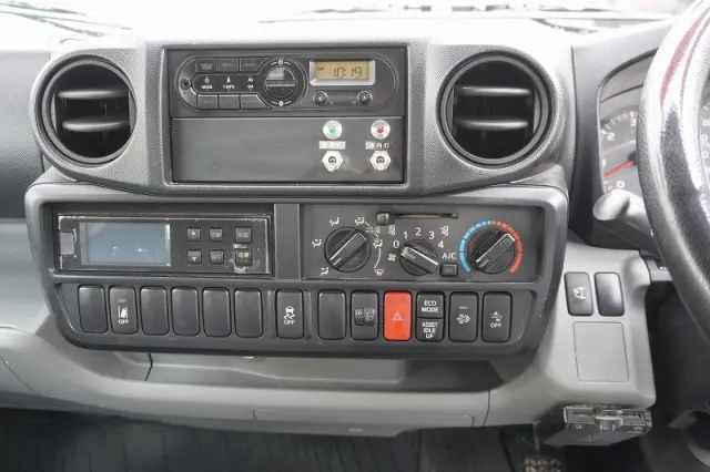 日野 デュトロ TKG-XZC600M(2WD)の写真31