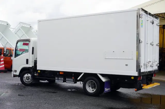 いすゞ エルフ 2RG-NPR88AN(2WD)の写真7