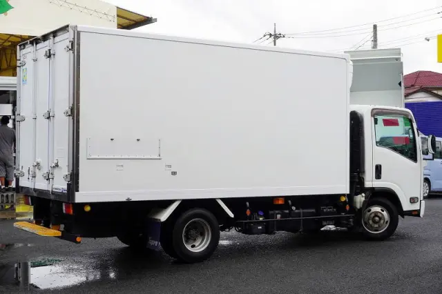 いすゞ エルフ 2RG-NPR88AN(2WD)の写真8