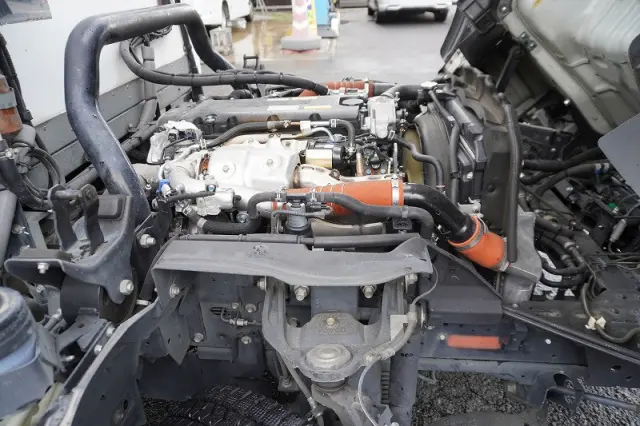 いすゞ エルフ 2RG-NPR88AN(2WD)の写真15