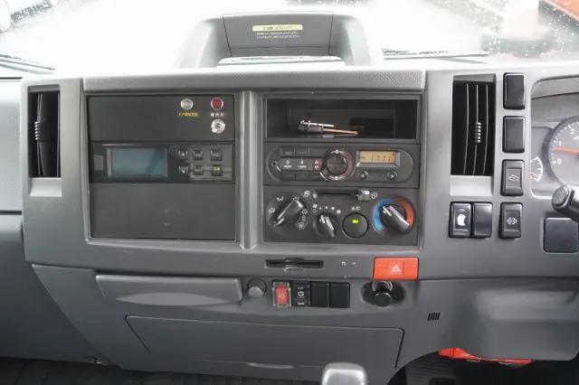 いすゞ エルフ 2RG-NPR88AN(2WD)の写真30