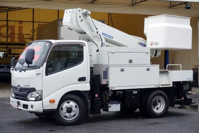 日野 デュトロ TPG-XZU600X(2WD)の写真1