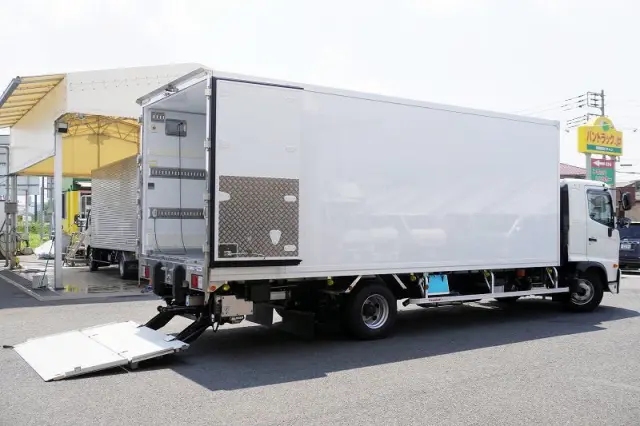 日野 レンジャー 2KG-FD2ABG(2WD)の写真9